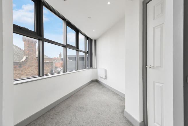 1 bed Apartment to rent Image 6