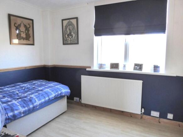 BEDROOM 2