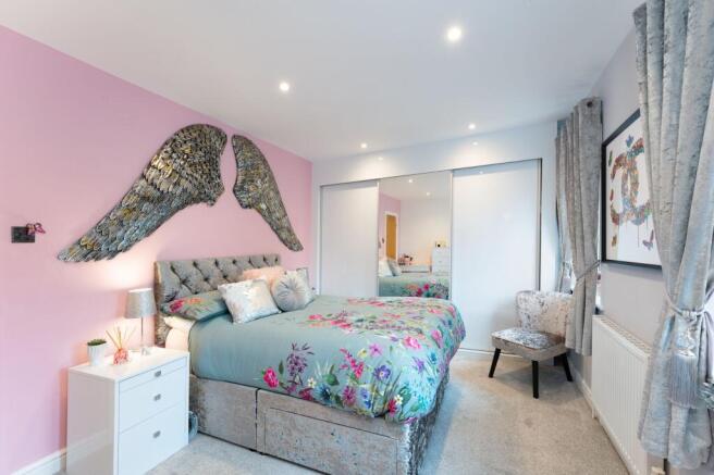 2 bed Semi-Detached for sale Image 7
