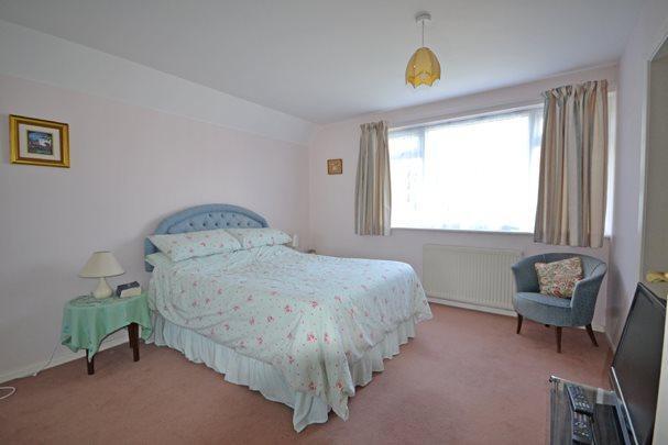 Bedroom 1 (2)