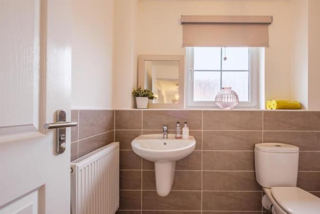 043-2_Hunterfield_Place_Carluke_ML84GY.jpg