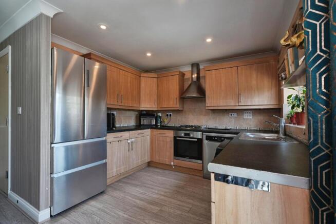 4 bed Semi-Detached for sale Image 7