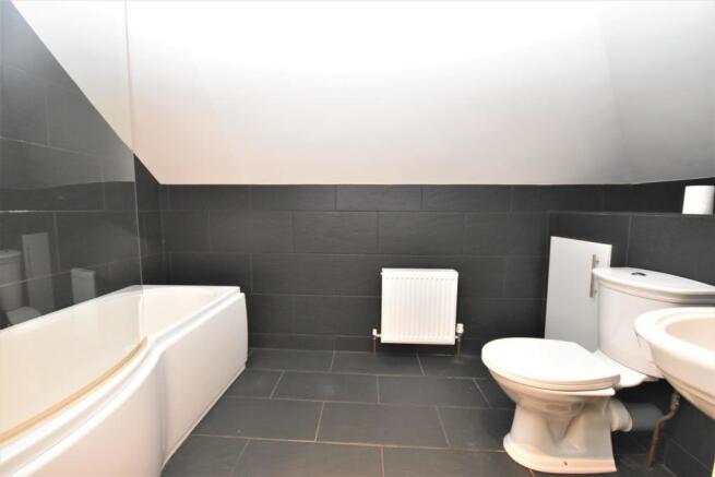 Bathroom..JPG