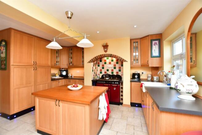 Kitchen/Breakfast Room
