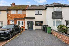 33, Hawkdene, London E4 7PF