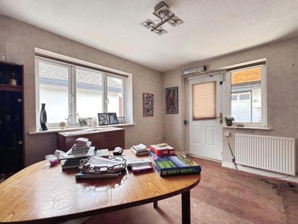 4 bed Detached for sale Image 4