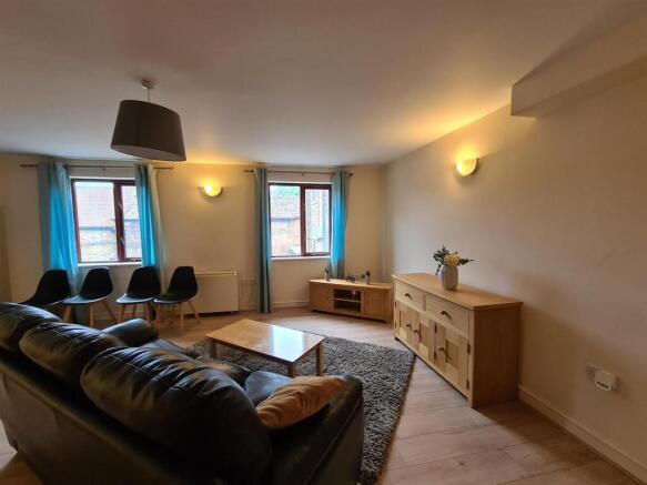 3 Chapel Court