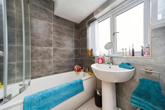 3 bed Semi-Detached for sale Image 9