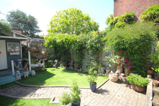 Garden f.JPG