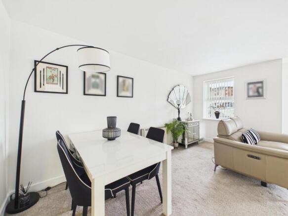 2 bed Apartment for sale Image 4