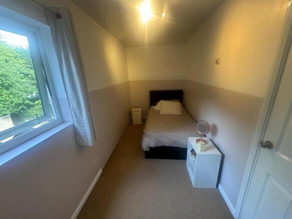 2 bed Apartment to rent Image 6