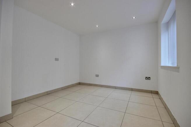 2 bed Apartment for sale Image 5