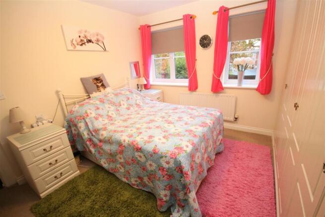 bedroom 1.JPG