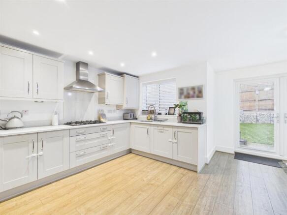 Living Kitchen/Dining Room