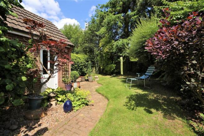 PRIVATE REAR GARDEN