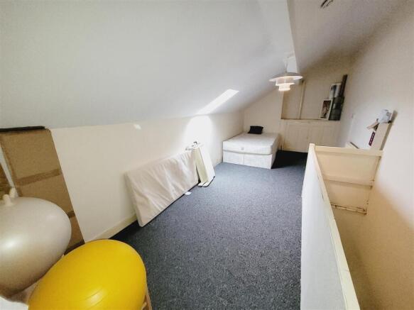 3 bed Terraced for sale Image 11