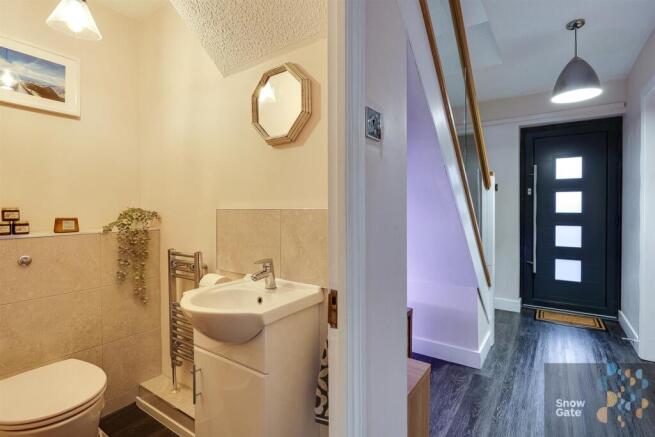 5 bed House for sale Image 6