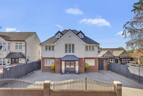North Road, Havering-atte-bower, RM4