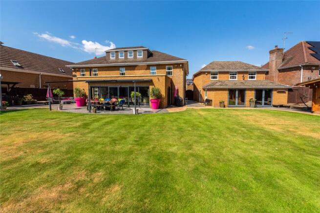 Turnberry Lane, Collingtree Park, Northamptonshire, NN4 photo 4
