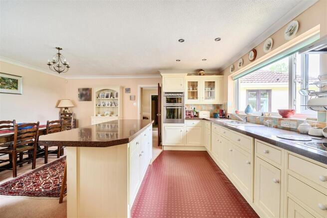 Shute Road, Kilmington, Axminster photo 4