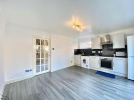 25, Cumbrian Way, Uxbridge UB8 1XD