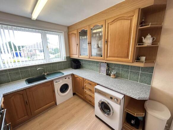 2 bed Bungalow to rent Image 10