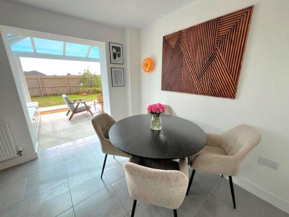 4 bed Detached for sale Image 9
