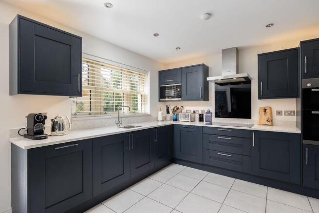 4 bed Detached for sale Image 5