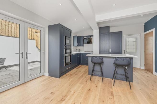3 bed Semi-Detached for sale Image 7