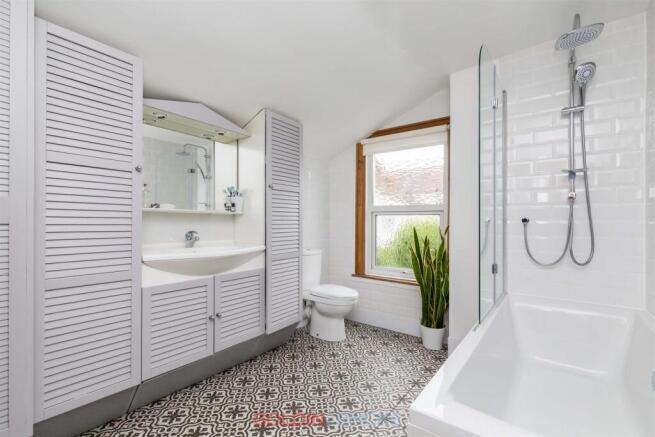 Bathroom.jpg