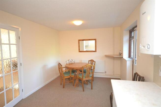 Dining Area a.jpg