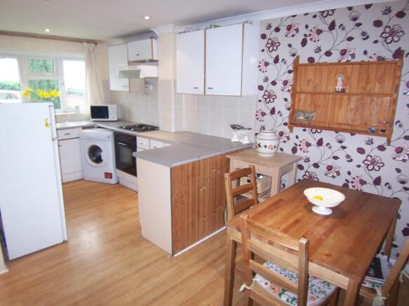 KITCHEN/BREAKFAST RM