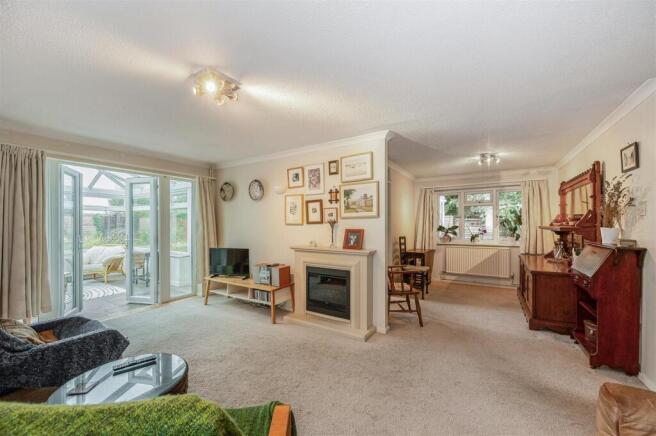 Sitting/Dining Room