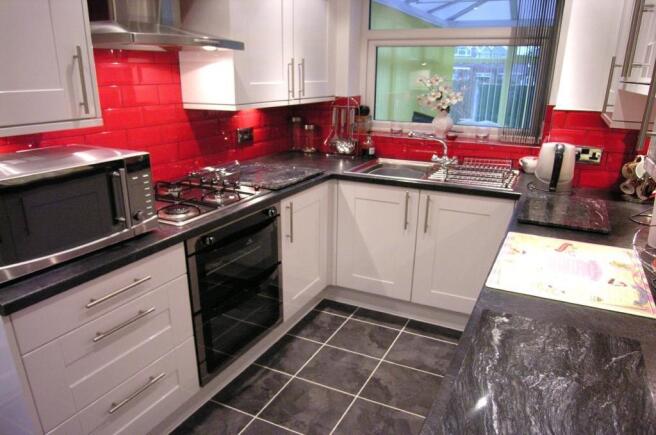 RE-FITTED KITCHEN