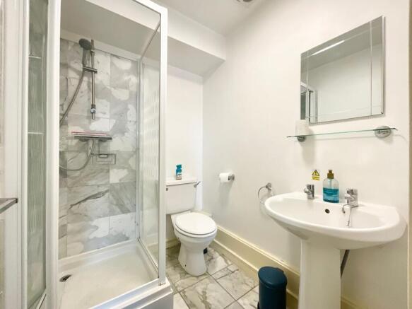 2 bed Flat for sale Image 9