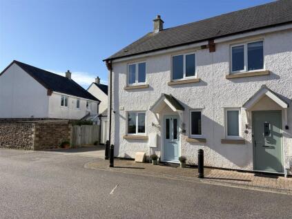 Fairfields, Probus