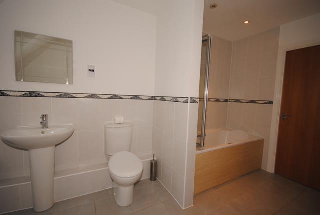 En SUITE BATHROOM
