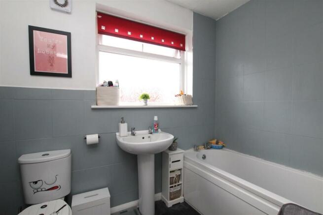 Bathroom.JPG