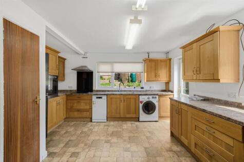 Princes Walk, New Inn, Pontypool