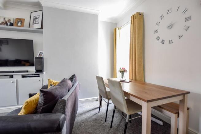 Living Room/Dining Area