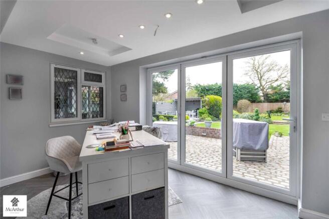 9 bed Detached for sale Image 9