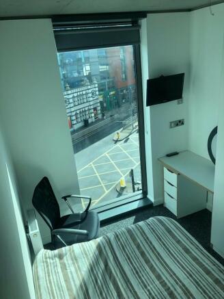 1 bed Apartment to rent Image 11