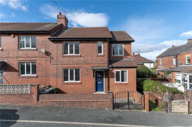 5-bed terraced on Hughenden View, Morley, Leeds, West Yorkshire, LS27, £300,000