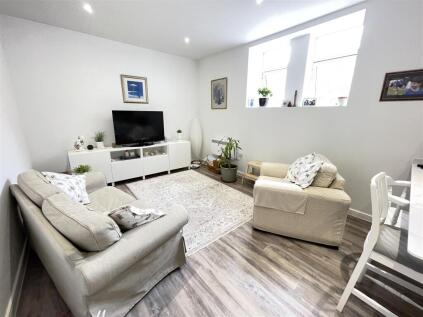 Endless Street, Salisbury