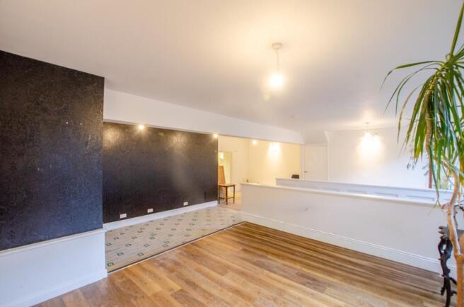 85 Fore Street Bodmin 01208 74182-14