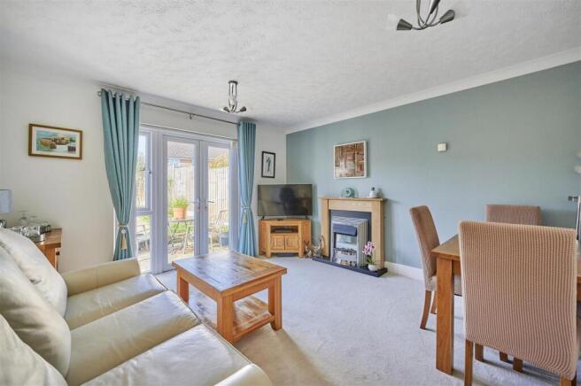 Sitting/Dining room