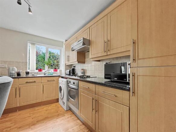 3_Kitchen.jpeg