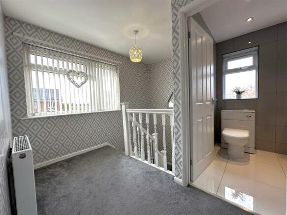 First Floor Landing 996