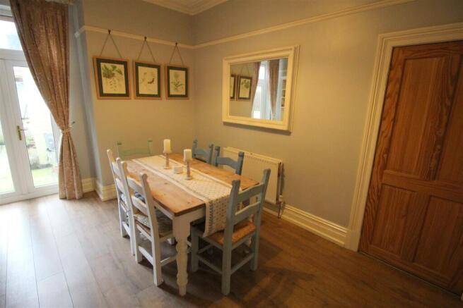 Lightburne Ave, 13 Dining Room new.JPG