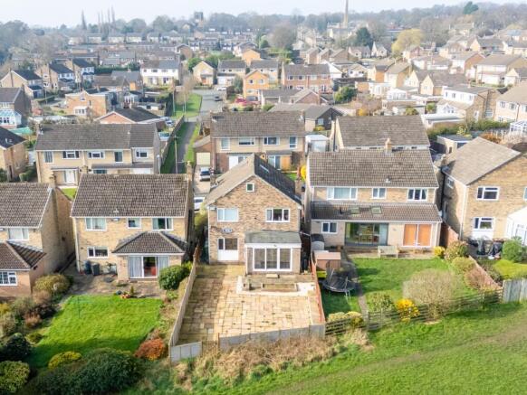 5 bed Detached for sale Image 10
